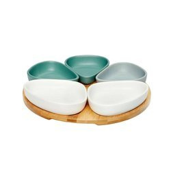 Zestaw 5 miseczek na drewnianej tacce HUBSCH
